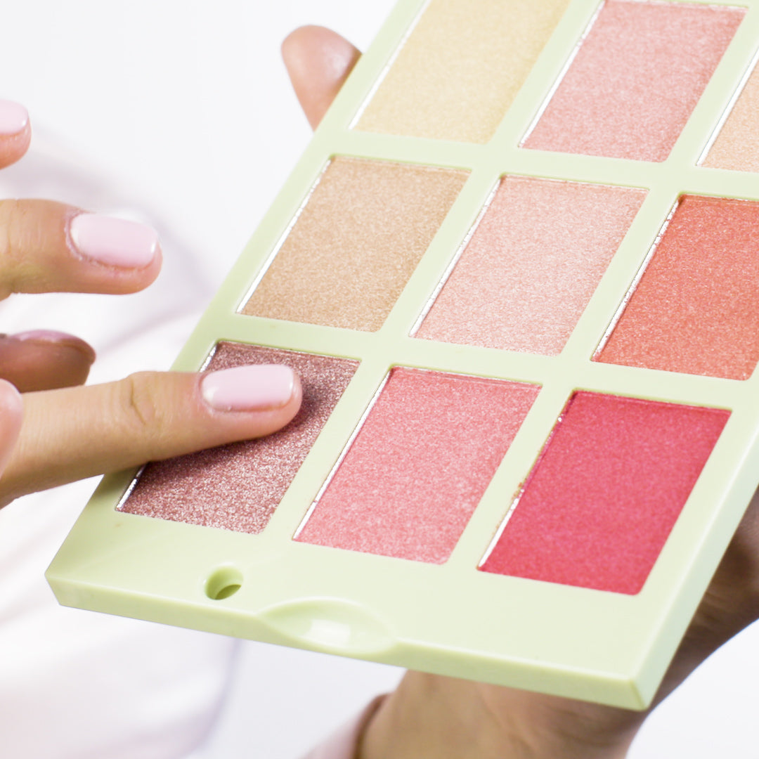 Pixi + Hello Kitty Chrome Glow Palette