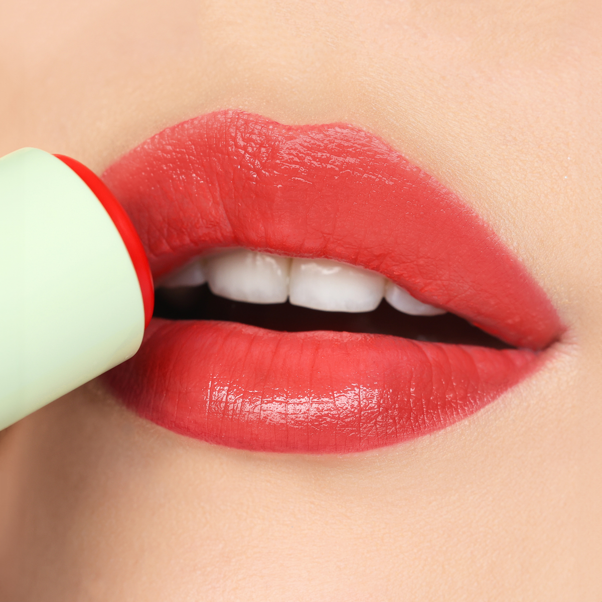+Hydra LipTreat applied on lips